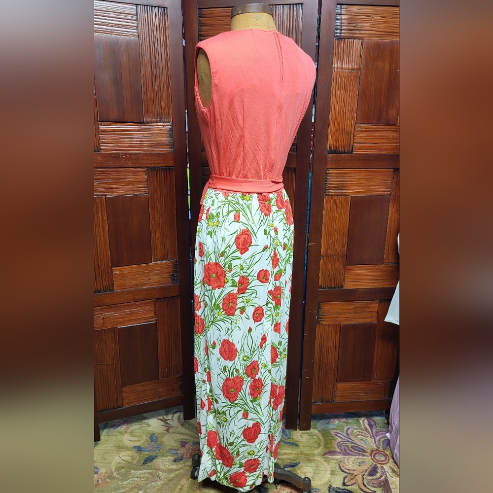 Woman's Vintage Serbin By Muriel Ryan Sleeveless Coral and Floral Maxi Dress - Picture 6 of 14